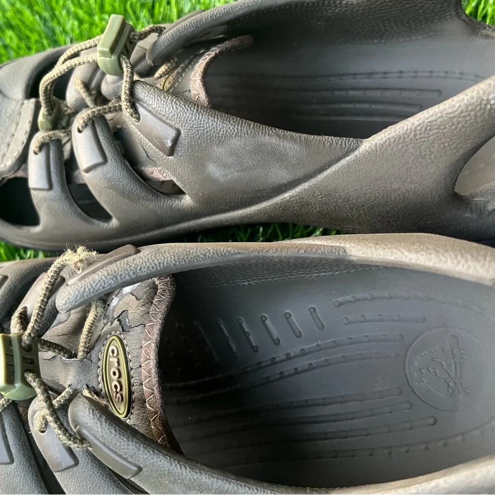 CROCS LACE UP SANDALS WOMENS 11 MENS 9 OLIVE GREEN BROWN
